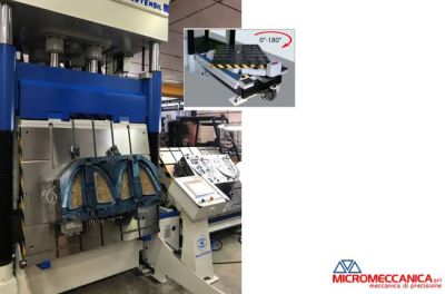 Immagine: Stable and contained with integrated rotary table ensures a better working ergonomy, with the possibility for the operator to access easily and without any aid to every part of the mould...